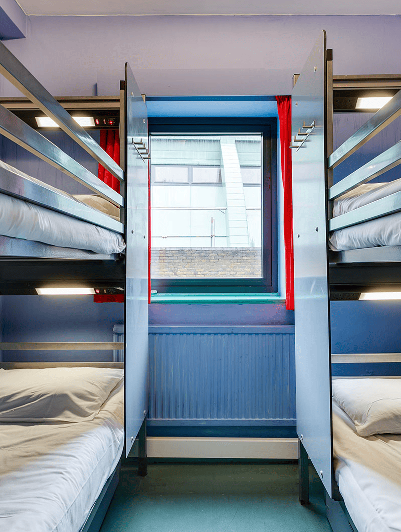 Schlafsaalbetten in der Jugendherberge Clink 261 in London