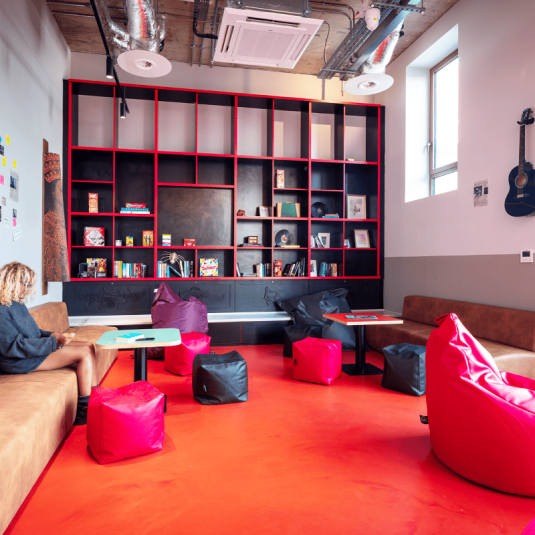 Clink i Lar hostel communal area.