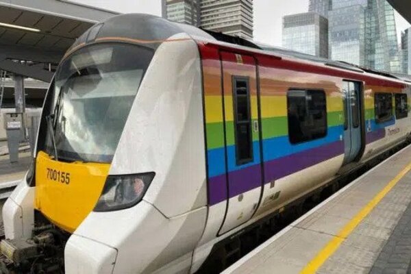 Train with rainbow at London Bridge station