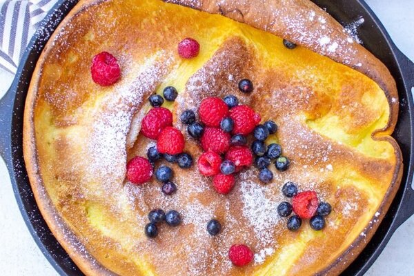 Dutch pancake with berries