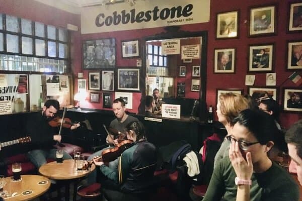 live music at the Cobblestone pub in Dublin