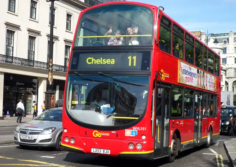 Red London bus to Chelsea