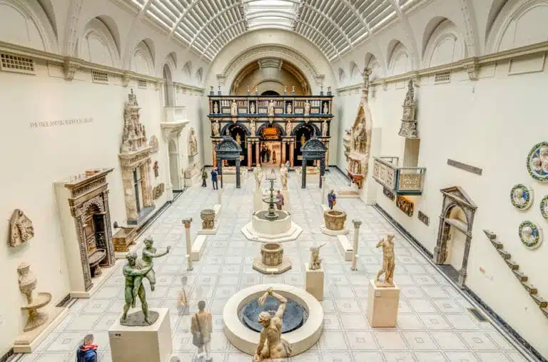 Sculpture gallery in the V&A