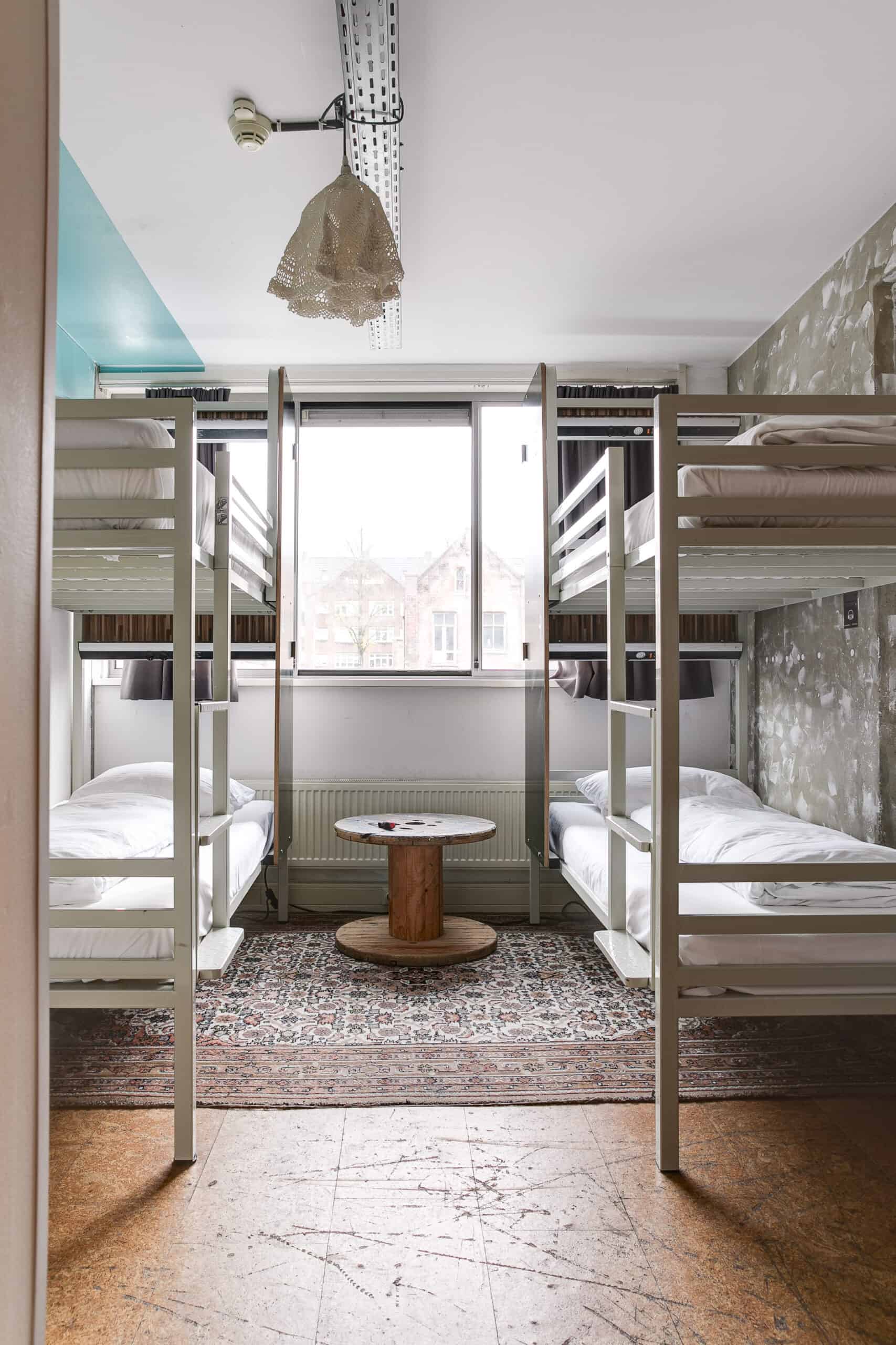 Mixed 4 bed dorm rooms at ClinkMama